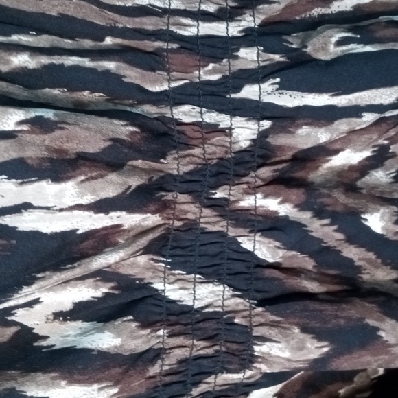 Chico's Black and White Graphic 3/4 Sleeve Blouse, Contemporary, Classic, Artsy - Picture 3 of 8